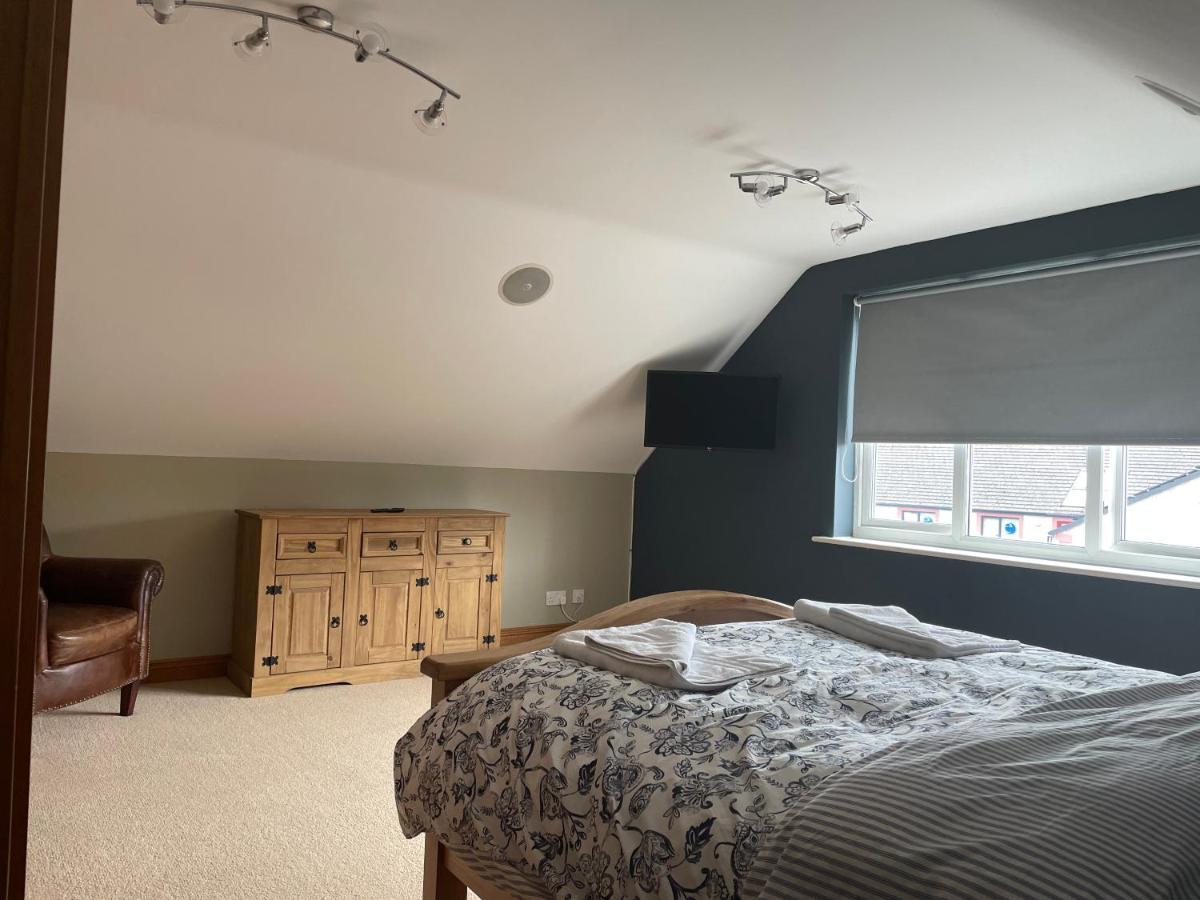 Fabulous 2 Bed Apartment Пенрит Екстериор снимка